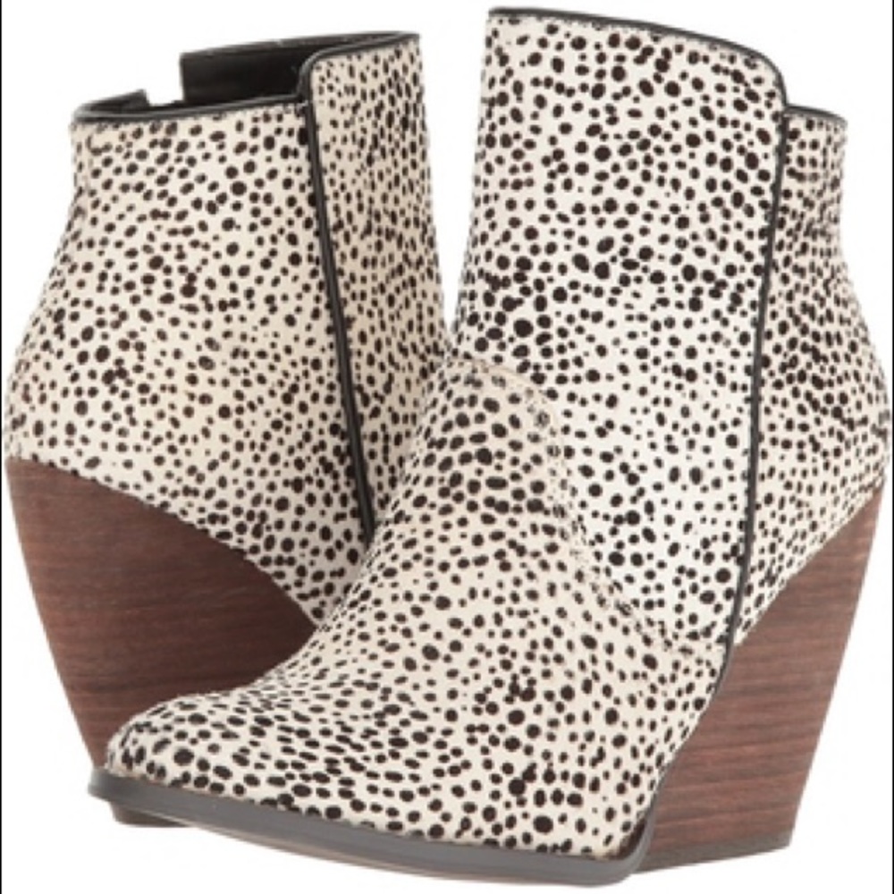 Very Volatile brand boot chocolate chip 7